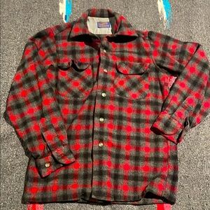 Pendleton 100% virgin wool button-up - Small